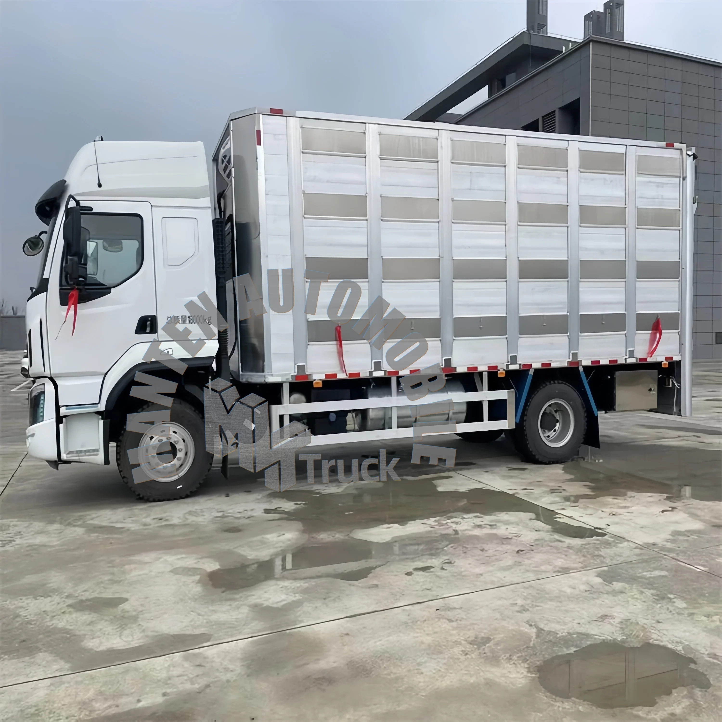 livestock truck y9294.jpg