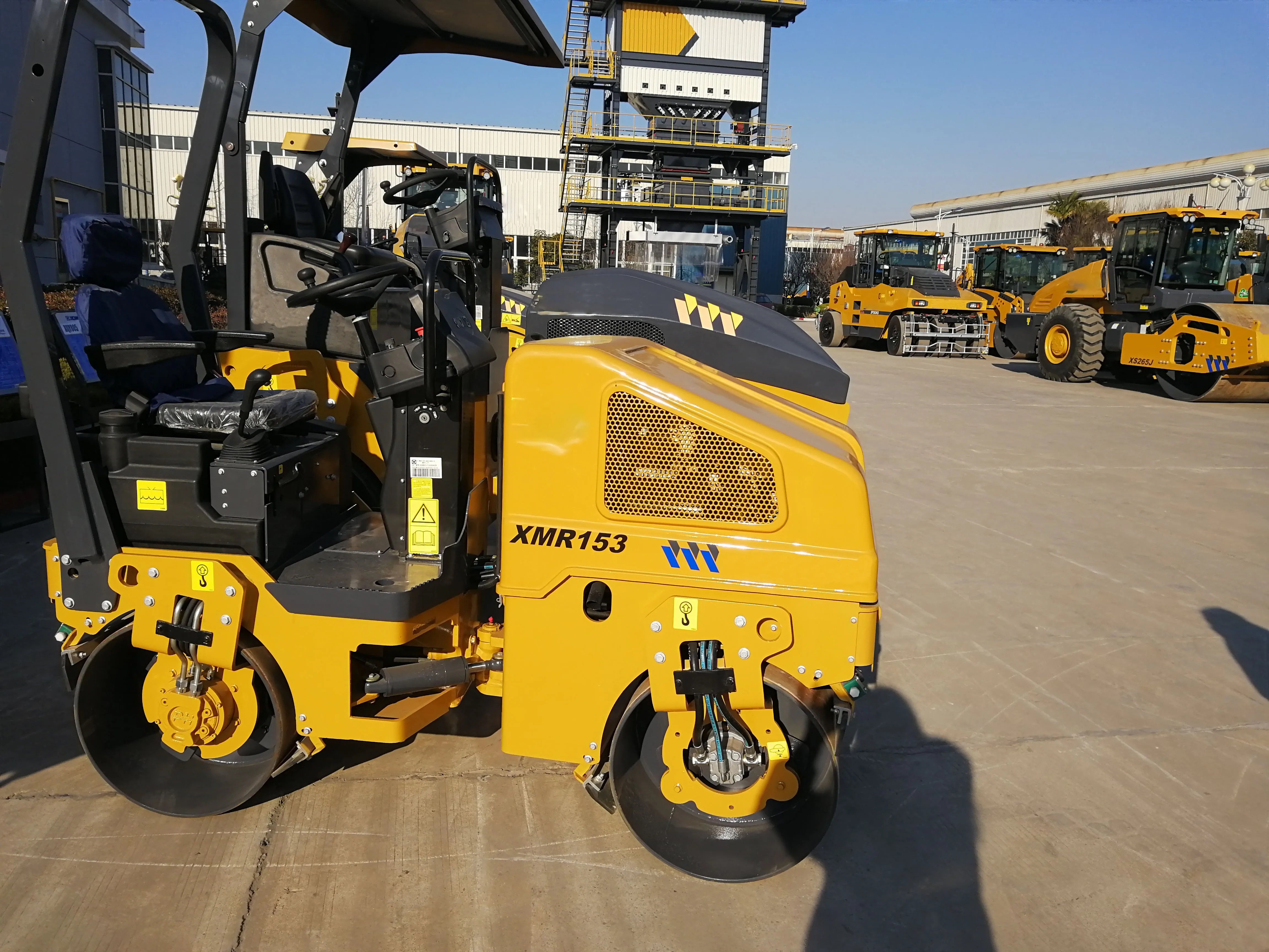 Official 14 Tons Xd143s Double Drum Road Roller Compactor for Sale