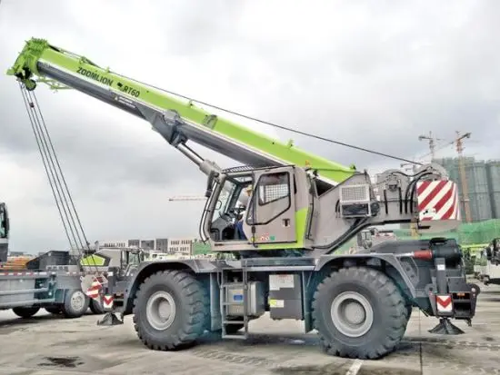 Four wheel drive zoomlion rt75 75 tons rough terrain crane for sale best price