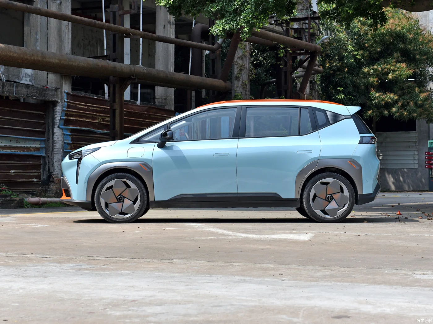 2022 China New Energy Electric Car Tesla Model 3 Model Y Used Cars /4 Runner Road Long Battery Drive Version Used Sedan