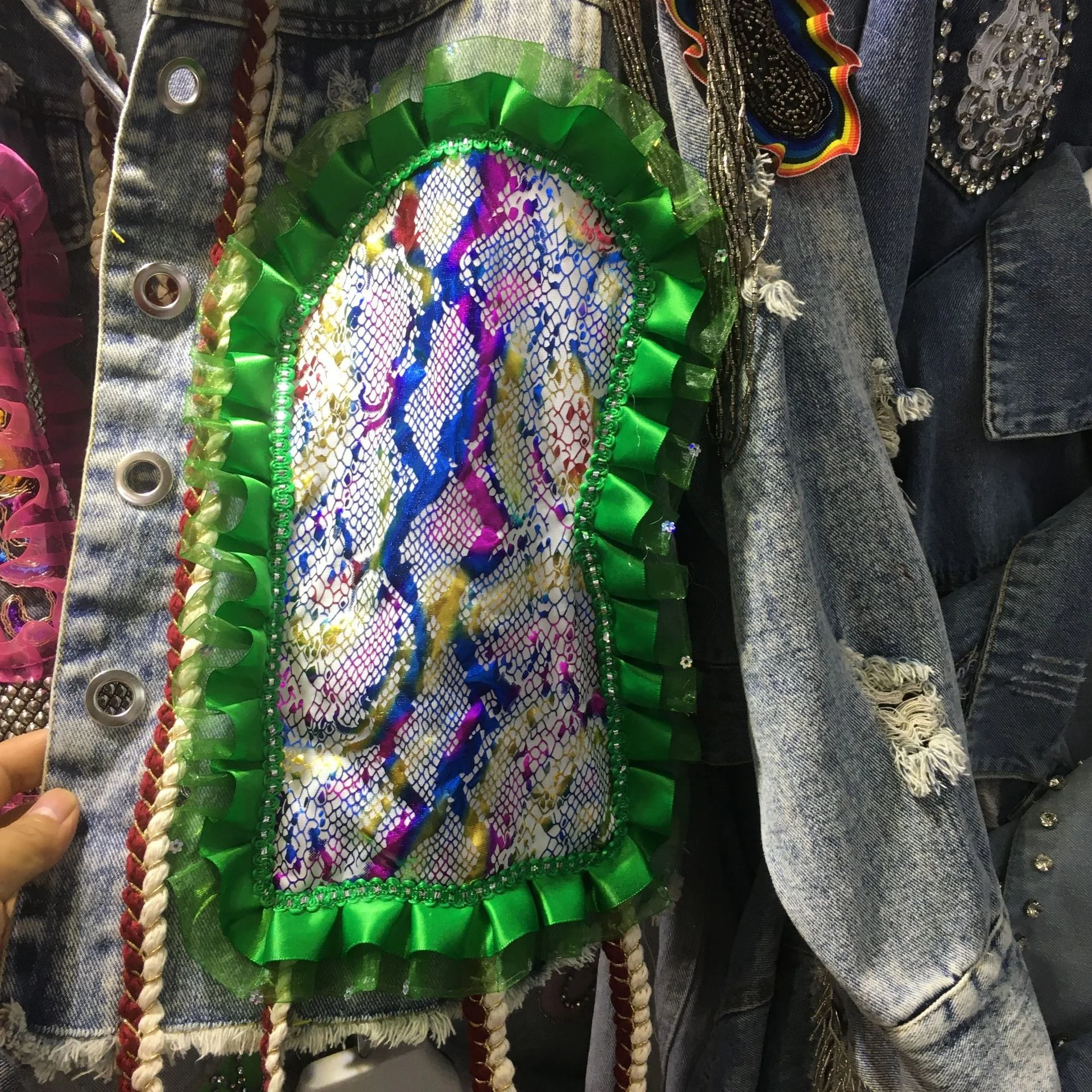 OUDINA European Design Hole Inlaid Diamond Patch Lace Contrast Color Casual Loose Jacket Women Denim Jackets