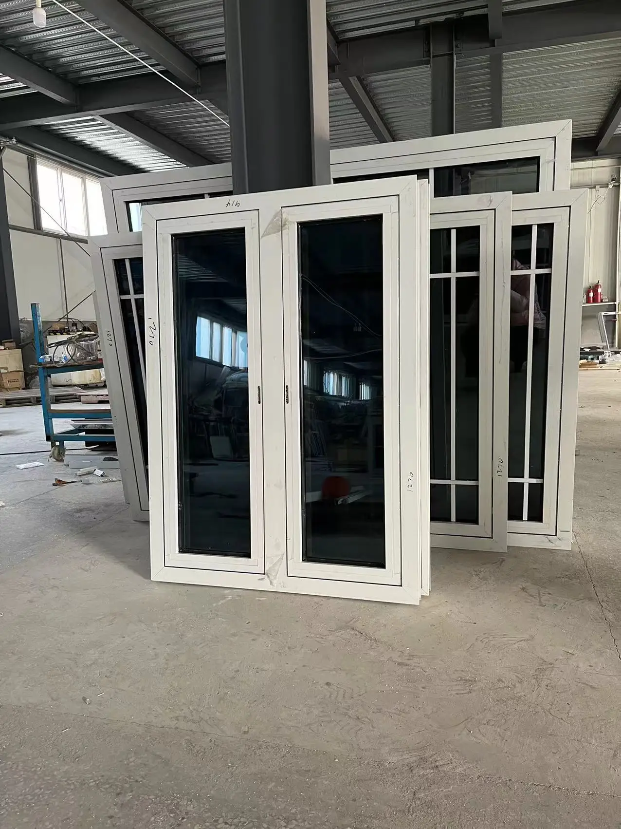 High Quality Hurricane Impact Tempered Glass Double Glazed Windows Balcony Aluminum Casement Window