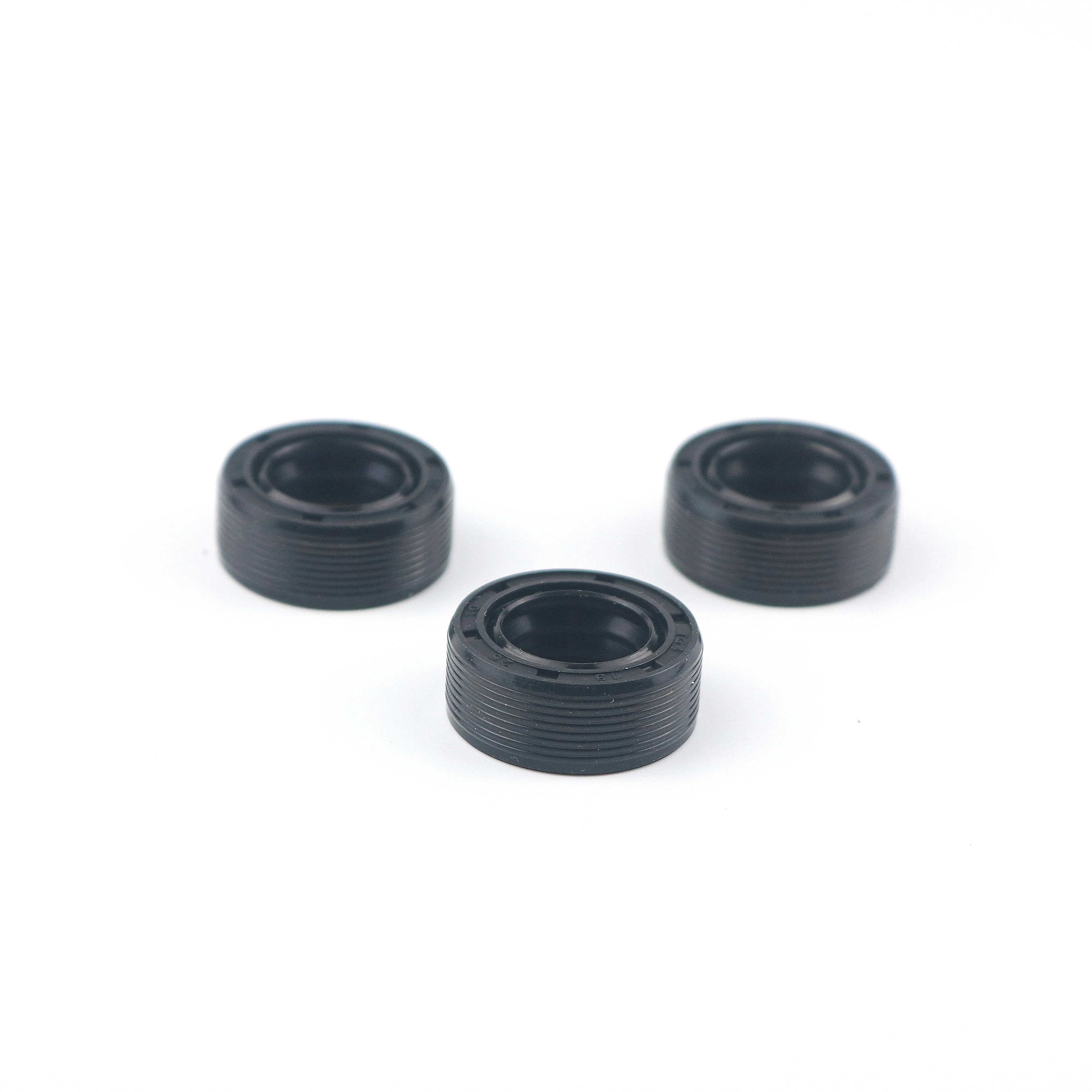 AIWEI Fast Delivery 3760017100 OE Number 17*28*7mm Car Oil Seal for Benz