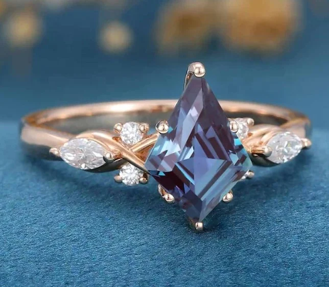 Kite Cut Lab Alexandrite Jewelry Lab Alexandrite Gemstone Ring 925 Sterling Silver Rose Gold Plating Lab Alexandrite Ring