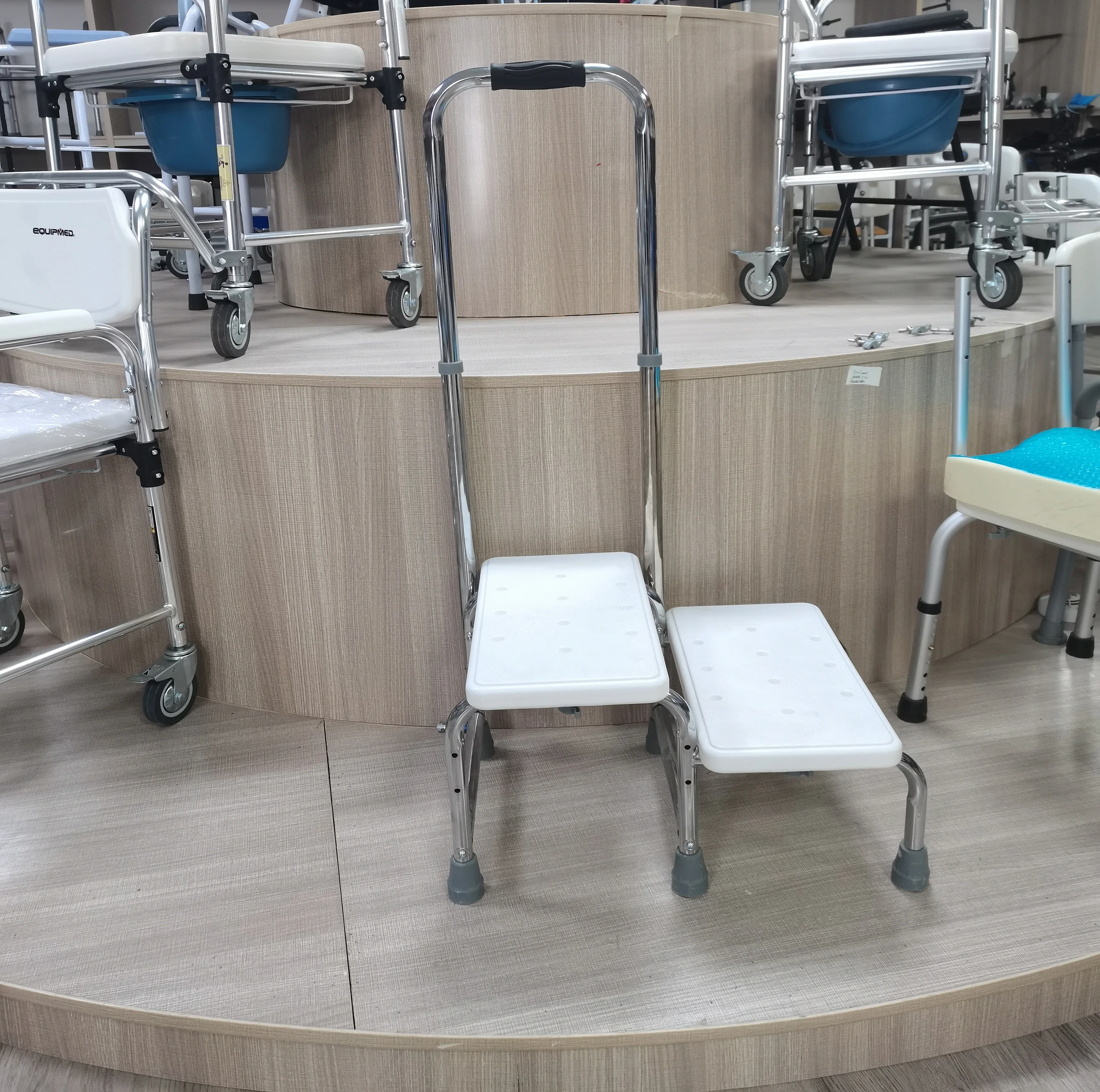 Lightweight Bath Shower Kick Step Stool Non-Slip Foot Steel Safety Feet Step Stools with Handrail