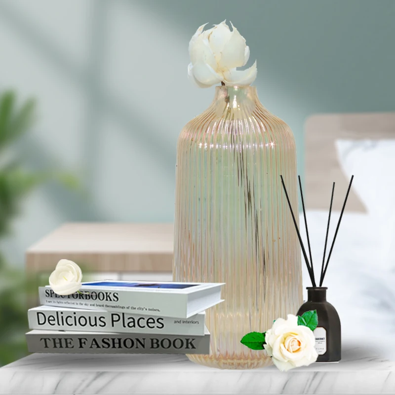 Wholesale Cheap Factory  Home Decorative Luxury Handmade.Mouth Blown Custom Small Square Clear Glass Vase  With Craft Logo