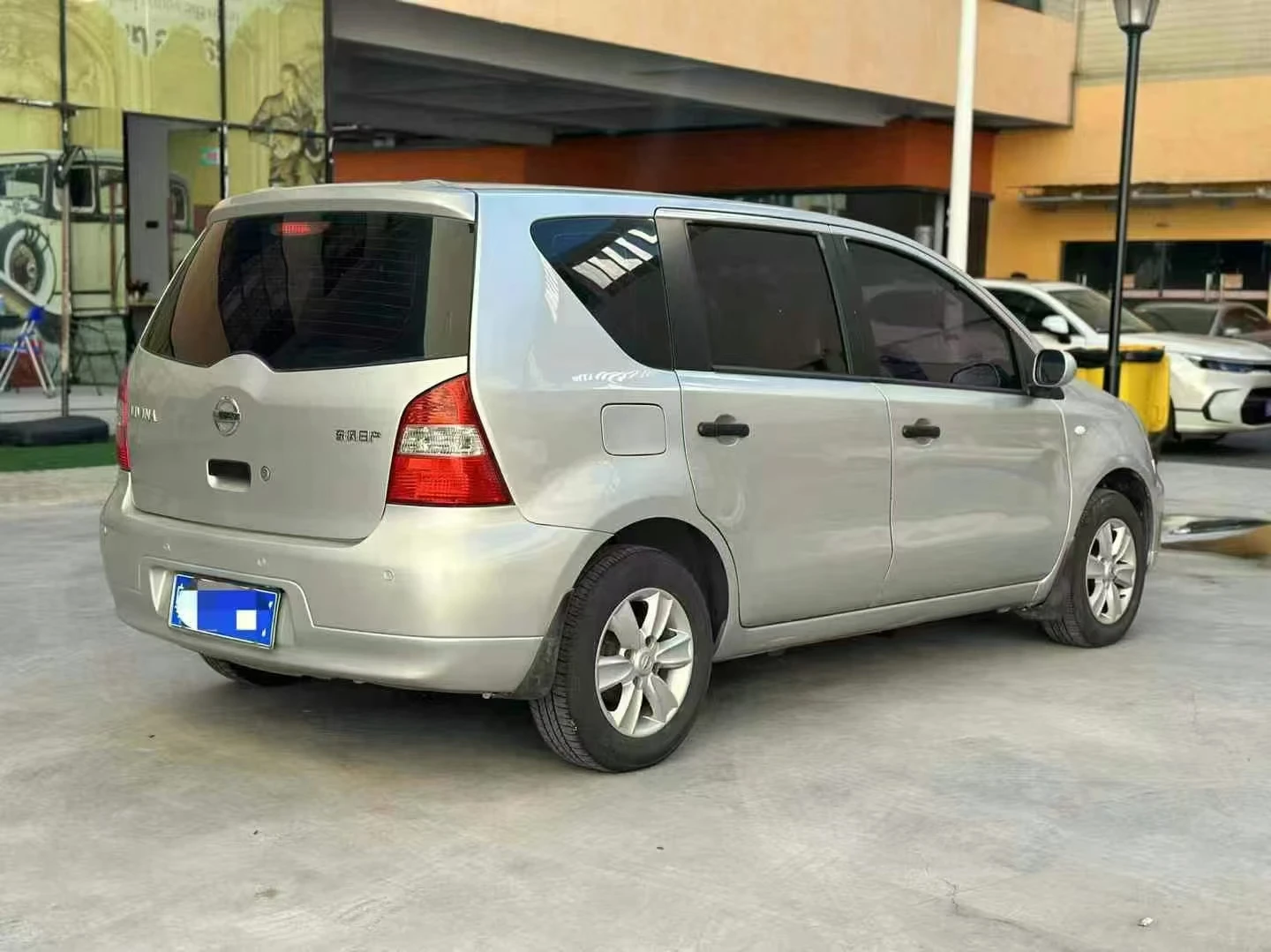 2010 NISSAN LIVINA 1.6L Automatic for family for city for work Sunroof good condition good engine used cars