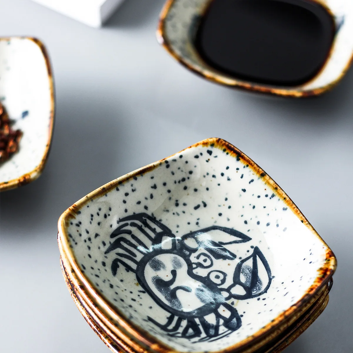 Vintage Design Fish Shrimp Pattern Soy Sauce Dish Wholesale Rustic Seafood Pattern Ceramic Dinner Plates Set