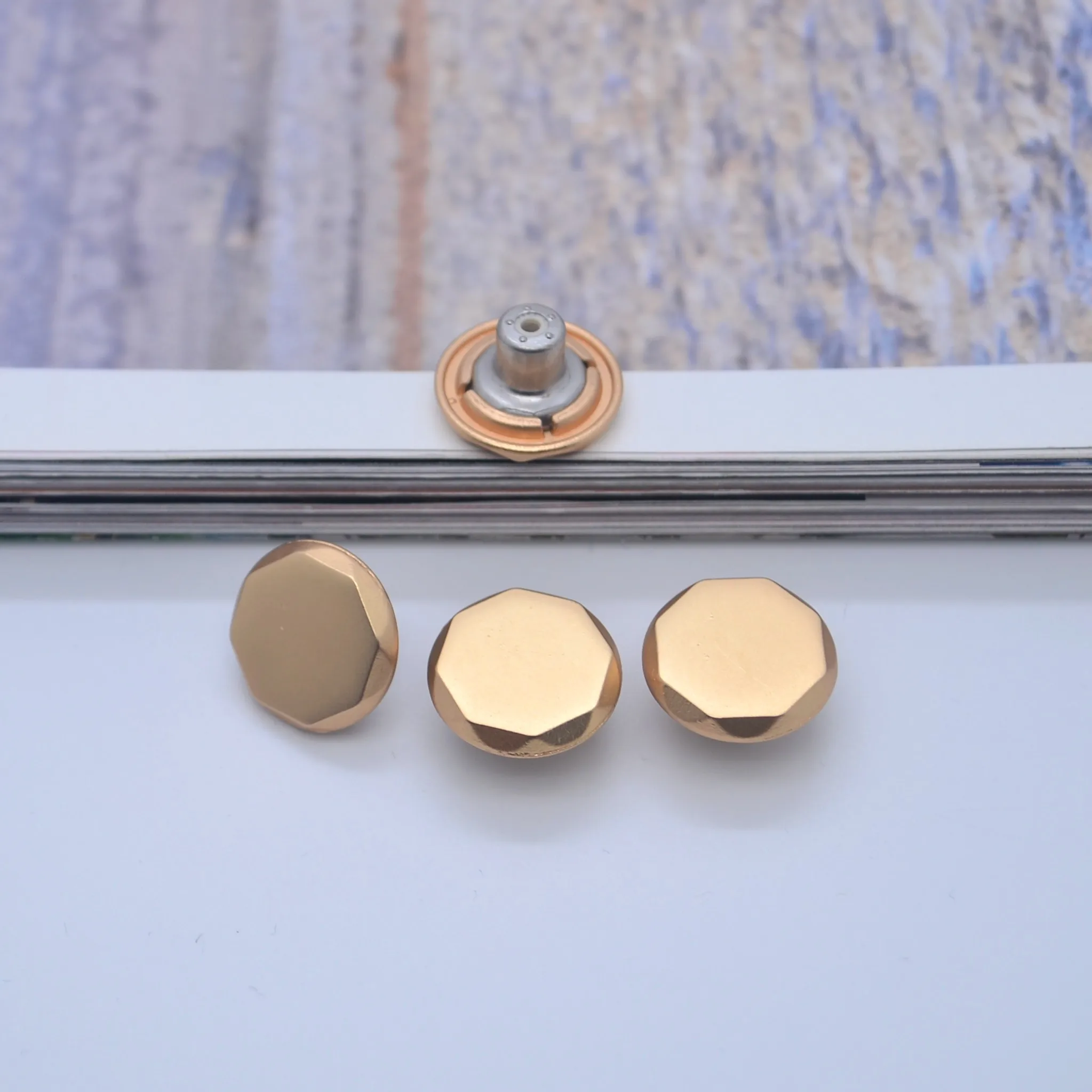 Изготовленный на заказ высокого качества Фирменное наименование: цинковый сплав металлическая джинсовая Кнопка деним пуговицы для джинсов оригинального дизайна