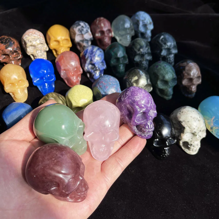 Wholesale 2 Inches Donghai Quartz Crystal Hand Carved Mixed Crystal Skulls For Healing Stones Decoration
