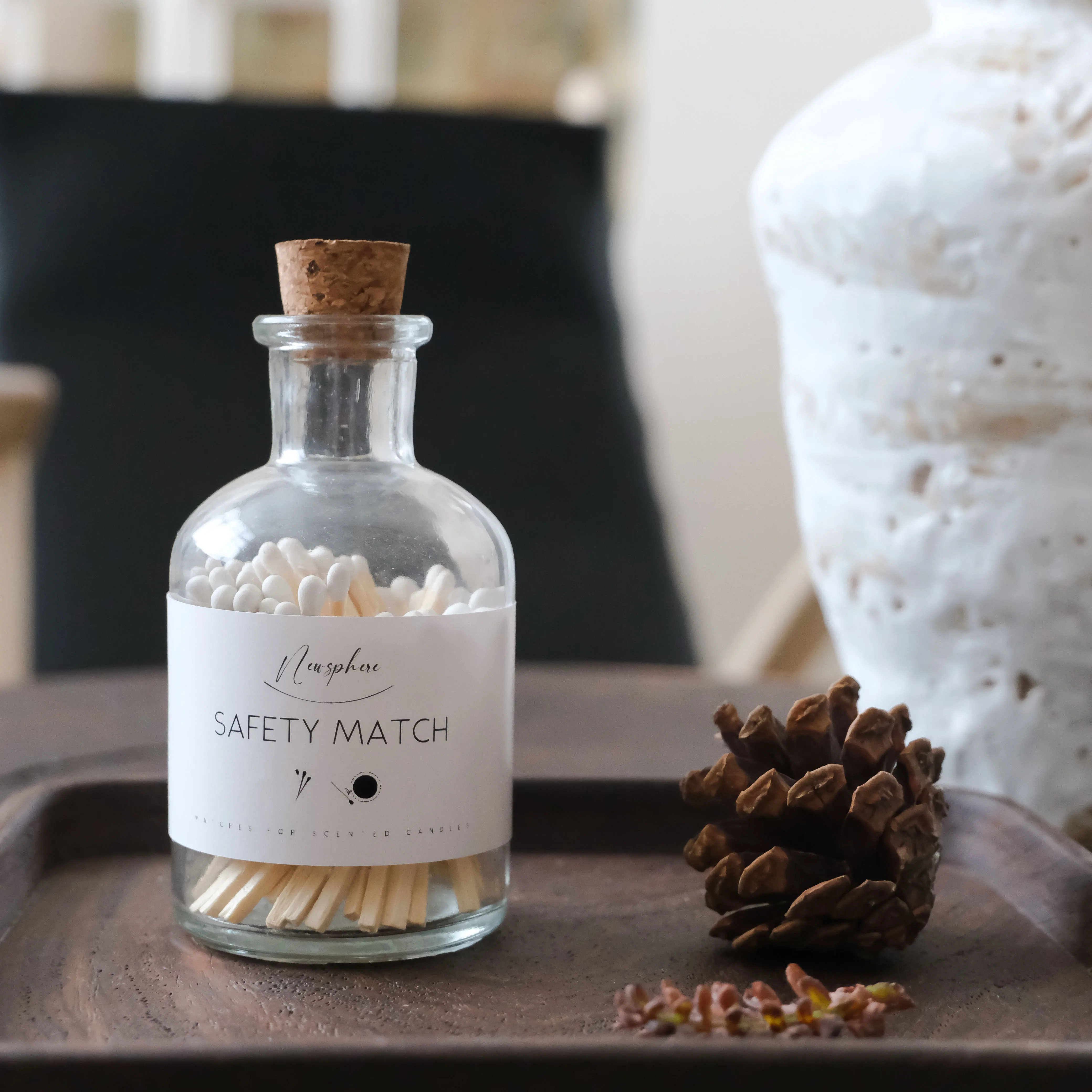 Красивые спички палочки в стеклянной банке