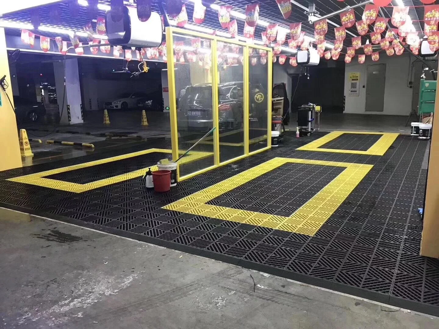 Low Price Interlocking Plastic Garage Floor PVC Car Wash Floor Tiles