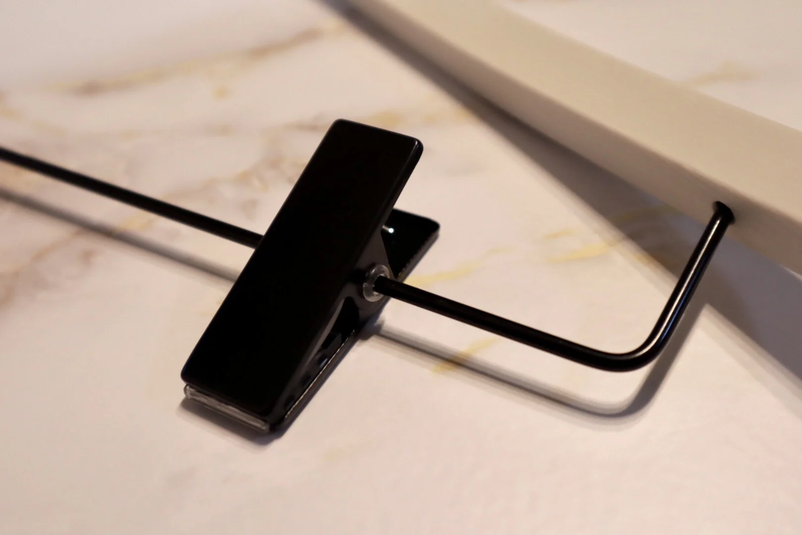 Small Lots 100 Pieces Available Wholesale Luxury Wood Color Boutique Plastic Clothes Pants Coat Socks Hanger For Clothing