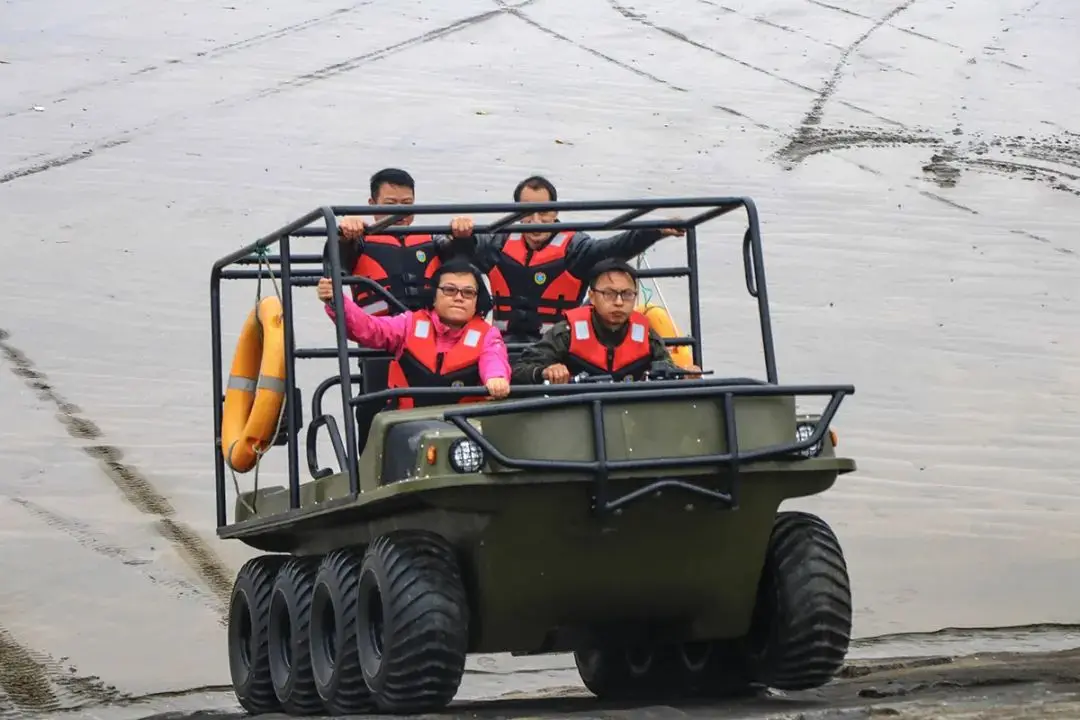 HSD-BV228 8x8 All Wolf wheeld Amphibious All terrain  Vehicle
