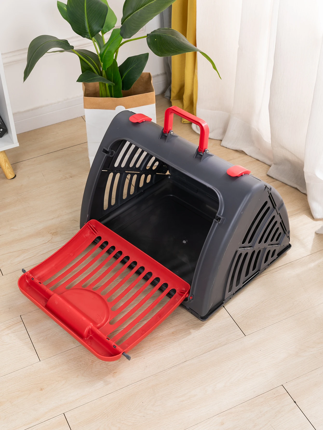 Factory Supply Hot Sale Lightweight Durable Pet Transport Ventilated Easy Cleaning Plastic Pet Carrier Cage