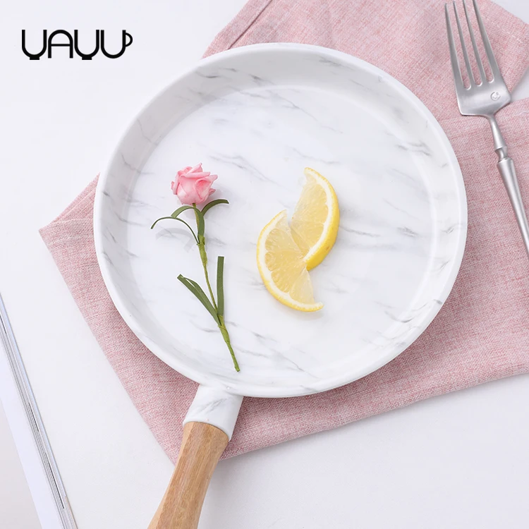 European style 8 inch custom round ceramic dinner plate marble plates with wood handle for restaurant