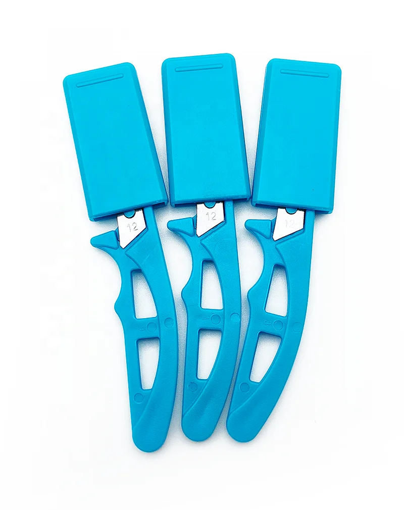 Veterinarians Use Stainless Steel Scalpels for Castrating Animals