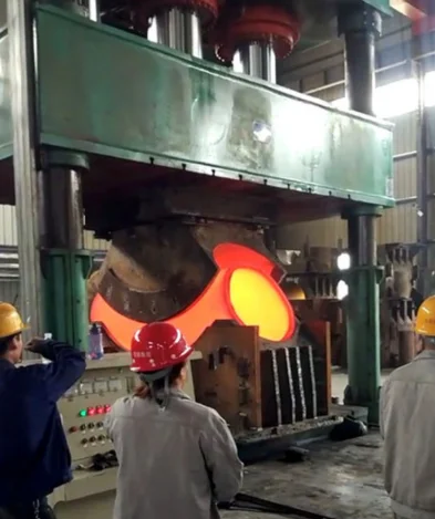 1/2 Inch To 42 Inch Sch40 API 5L X42 X65 X70 Carbon Steel Seamless Butt Welding Equal Tee Ansi B16.9 S Reducing Tee