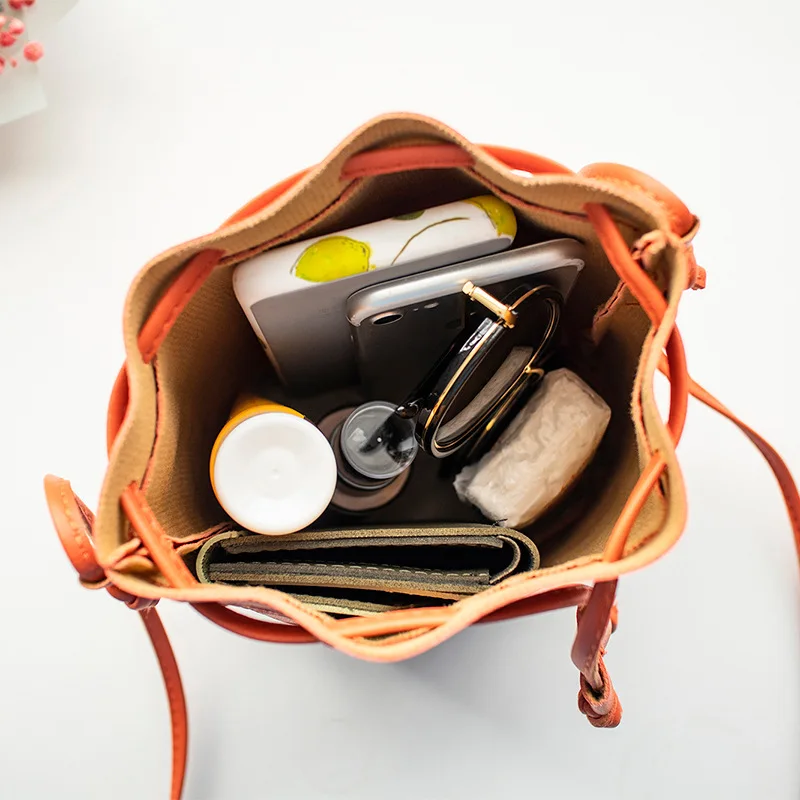 2020 New Design Fashion Bucket Drawstring Bag Woven Mini Phone Purses for Women 2020 Handbag