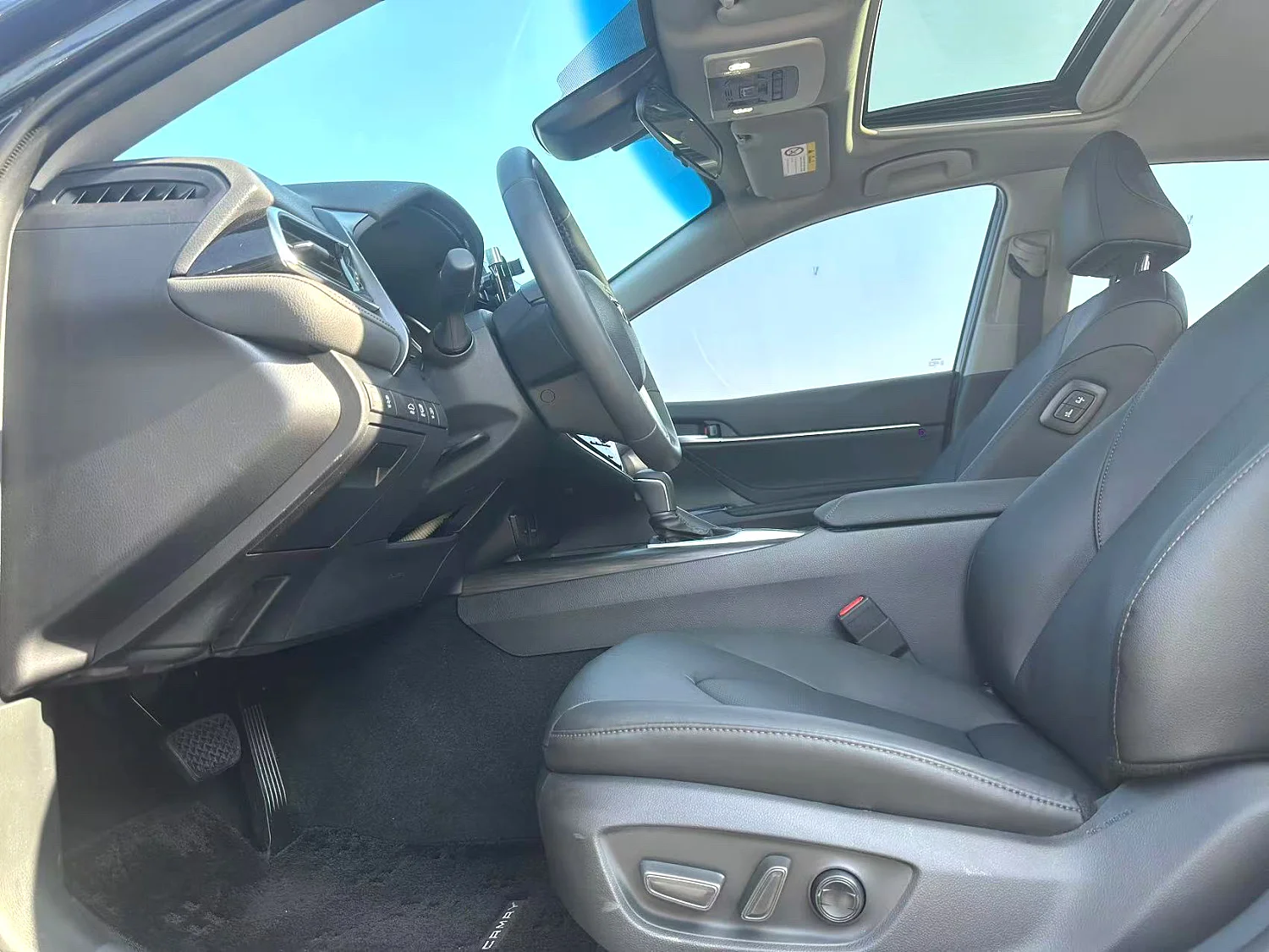 Японский Подержанный автомобиль Япония Toyota Camry 2.5L FWD Автомобильные Кожаные сиденья автоматическая механическая коробка передач R18 шины заднее топливо