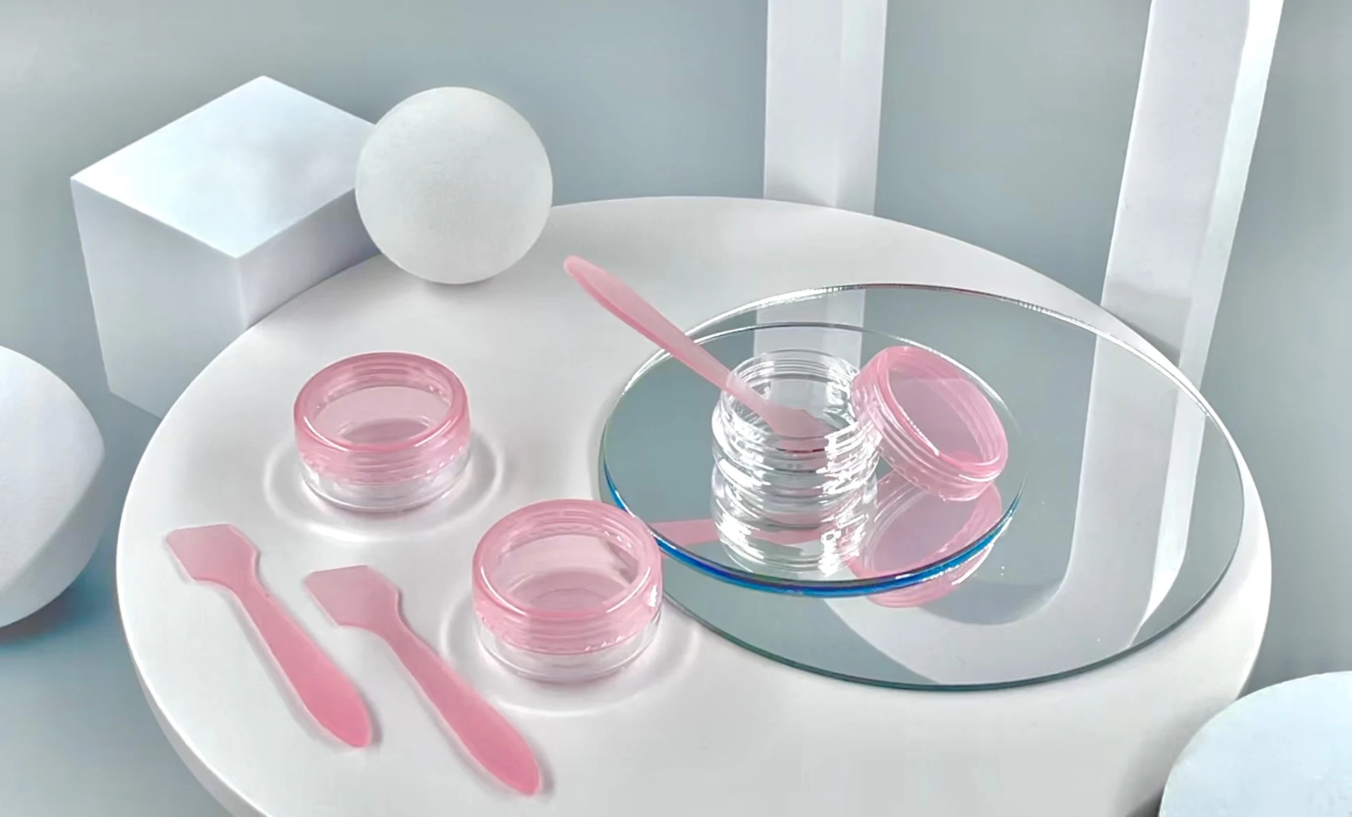 Wholesale Free Sample Refillable Empty Plastic Bottle and Cream Jar Travel Set for Cosmetic and Personal Care Liquid Use