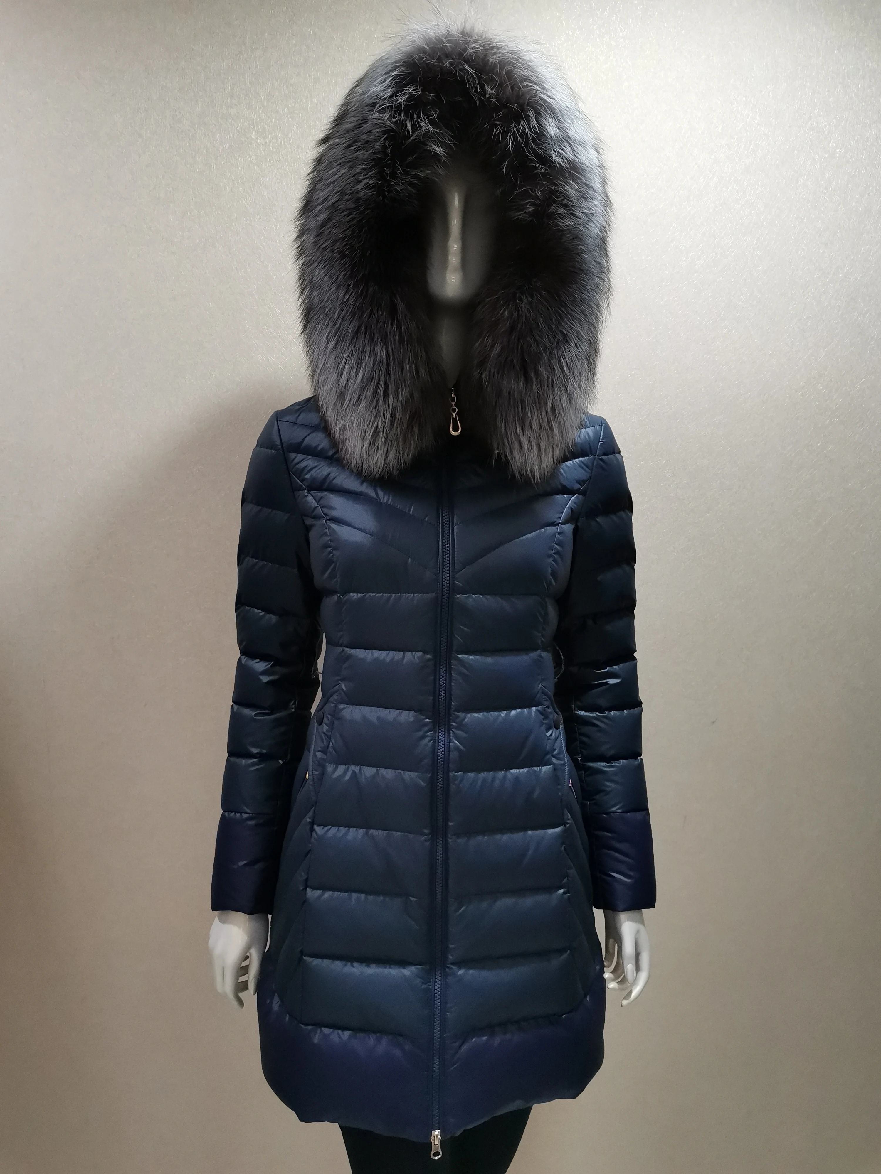 2021 Quilted high-end luxury women winter coat unique design down jacket with belt and fur