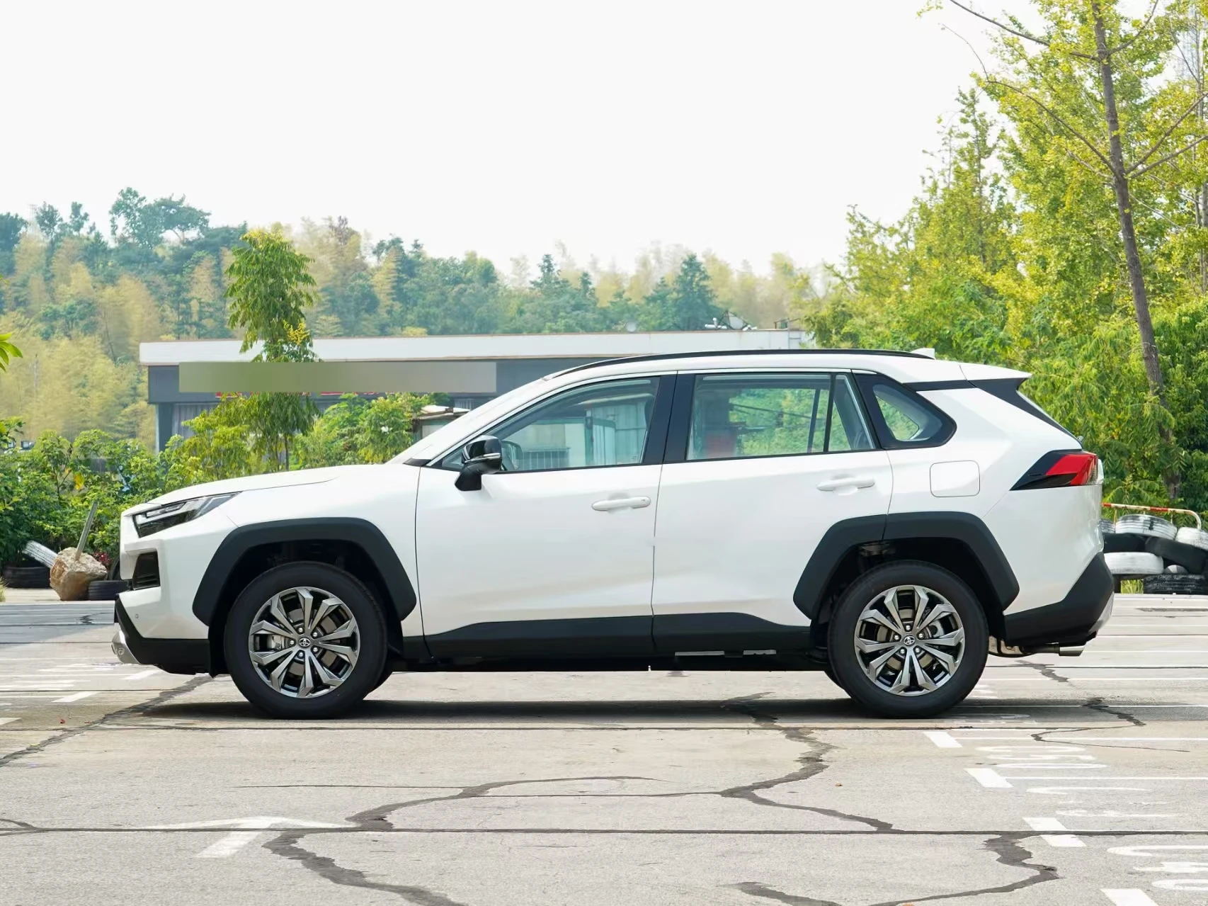Популярный новый бензиновый автомобиль TOYOTO RAV 4 2024 2.0l CVT полноприводный приключенческий плюс версия компактный внедорожник