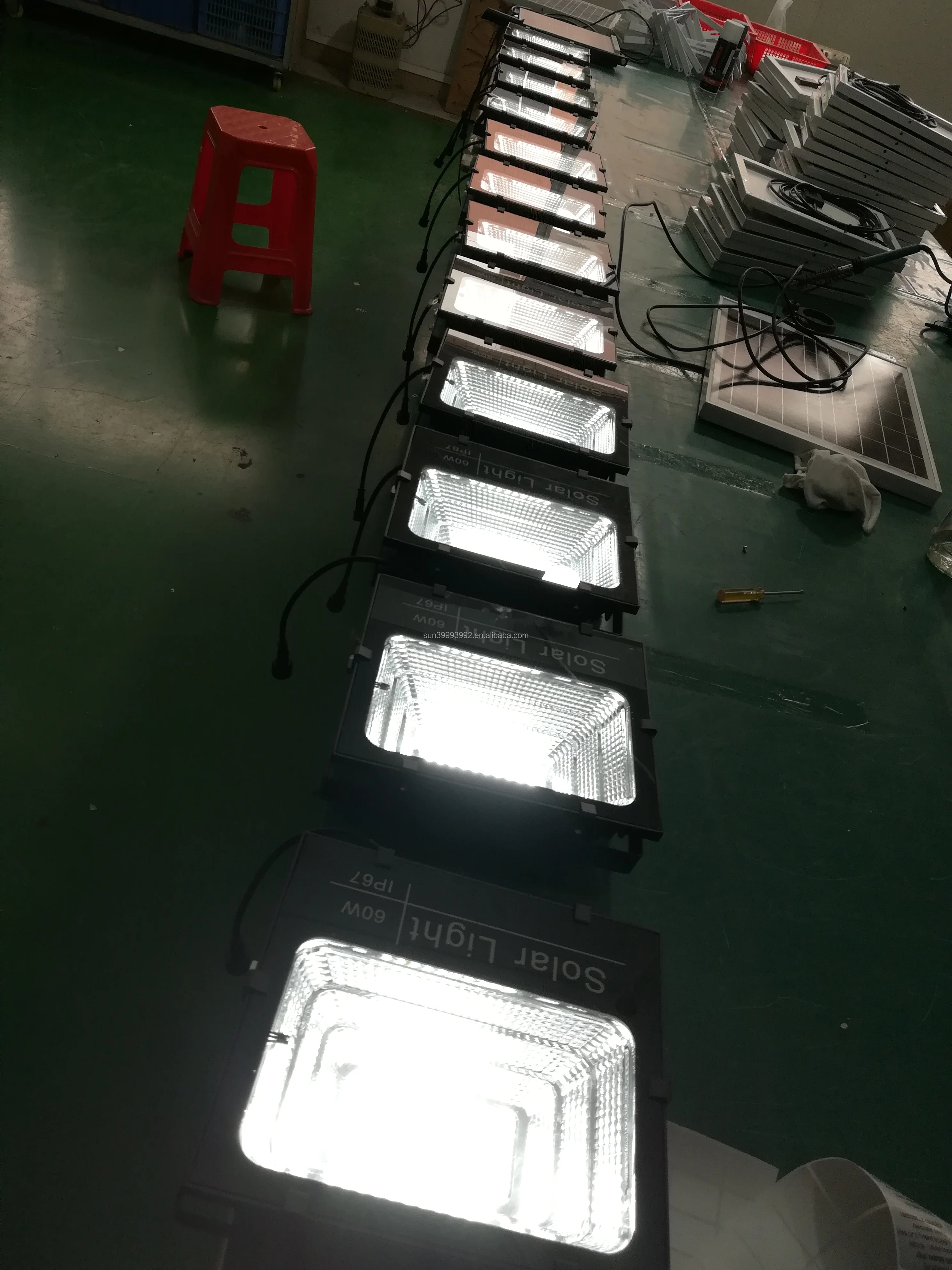 SUNXUAN High Quality Aluminum Black All In Two Split Solar Flood Light With Remote For resell Project
