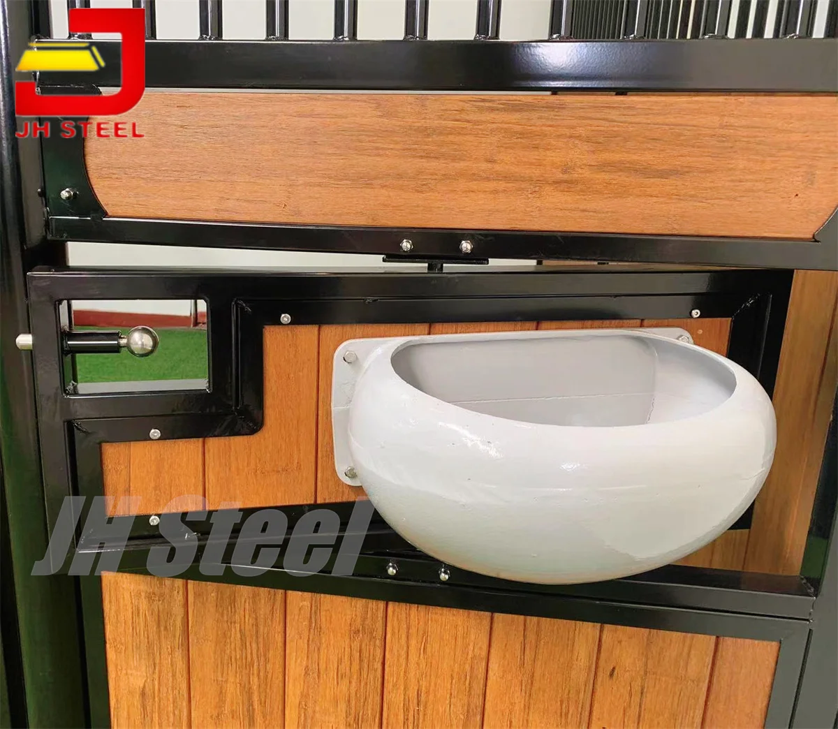 Pre Fabricated Miniature Wooden Steel Beautiful Horse Stable Panel Door Barn Window Horse Stall