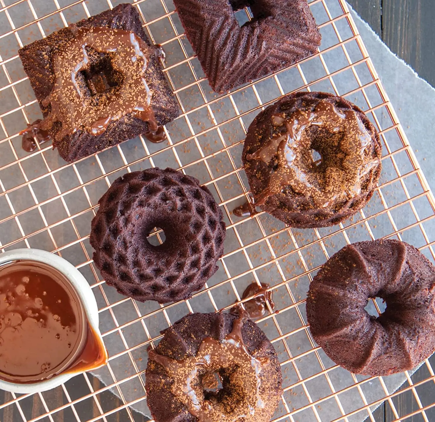 High quality Die cast aluminum non stick  Geo Bundtlette Pan cake pan for making cake