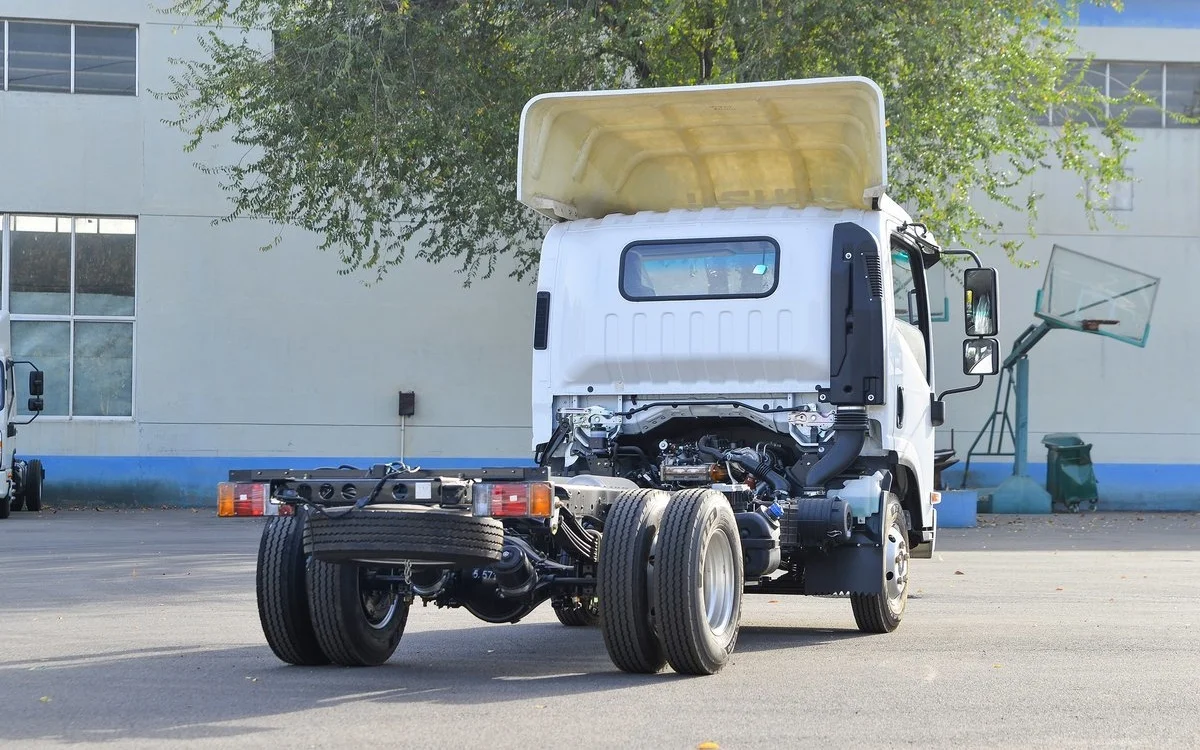 Шасси ISUZU KV100 700P FTR FVR 4X2 isuzu бренд 5 тонн 4x2 Легкий грузовик грузовой автомобиль для Salem Duty в наличии