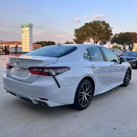 Hot sale Used high speed 2023 To-yo-ta Ca-mry Se Sedan 4d max power 250Ps used vehicle car