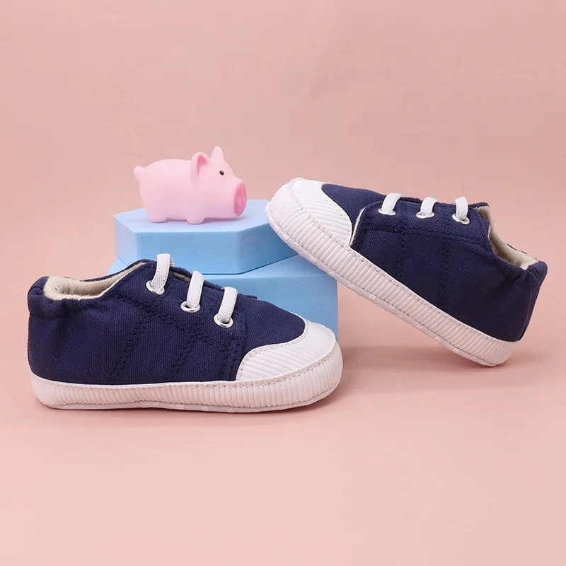 Canvas soft sole walking shoes for