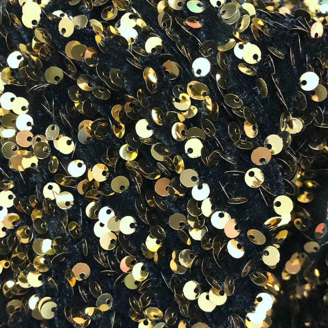 Nanyee Textile High Density Popular 5mm Light Gold Sequin On Black Velvet Fabric