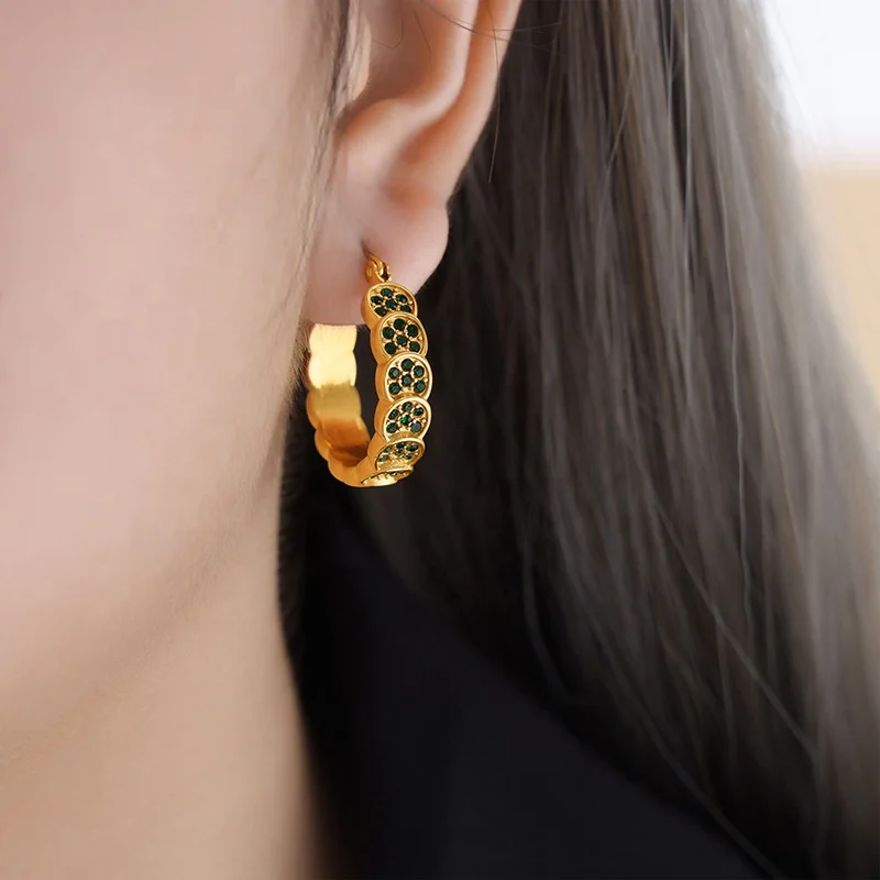New Product 18K Gold Heart Earring Black White Green Rhinestone Gold Color Stud Earring Simple Design Jewelry Stainless Steel