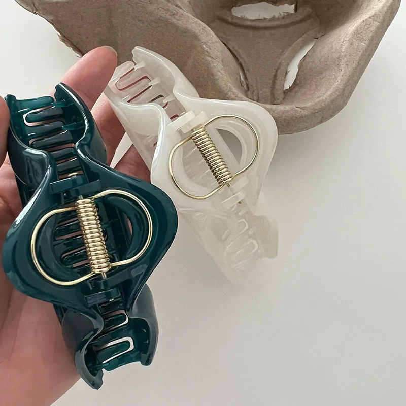 New Triangle Plastic Hair Claw Clip For Women Girls  Fashion Hairpin Crab Ladies Hair Accessories