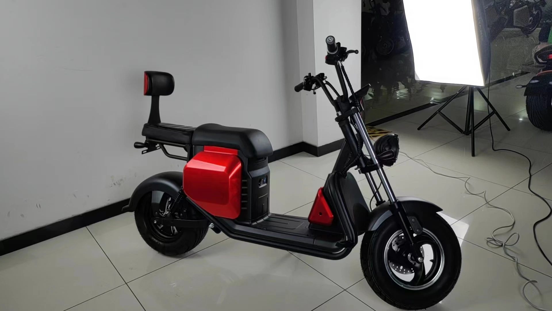 2000w fat tire unfoldable electric scooter motor golf scooters for adult electric motorcycle 2 wheel with bluetooth speaker
