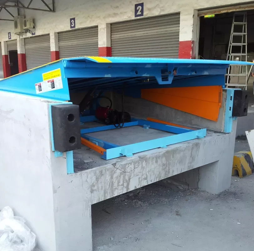 Factory Direct Selling Quality And Good Price Hydraulic Loading Stationary Dock Leveler For Truck Warehouse