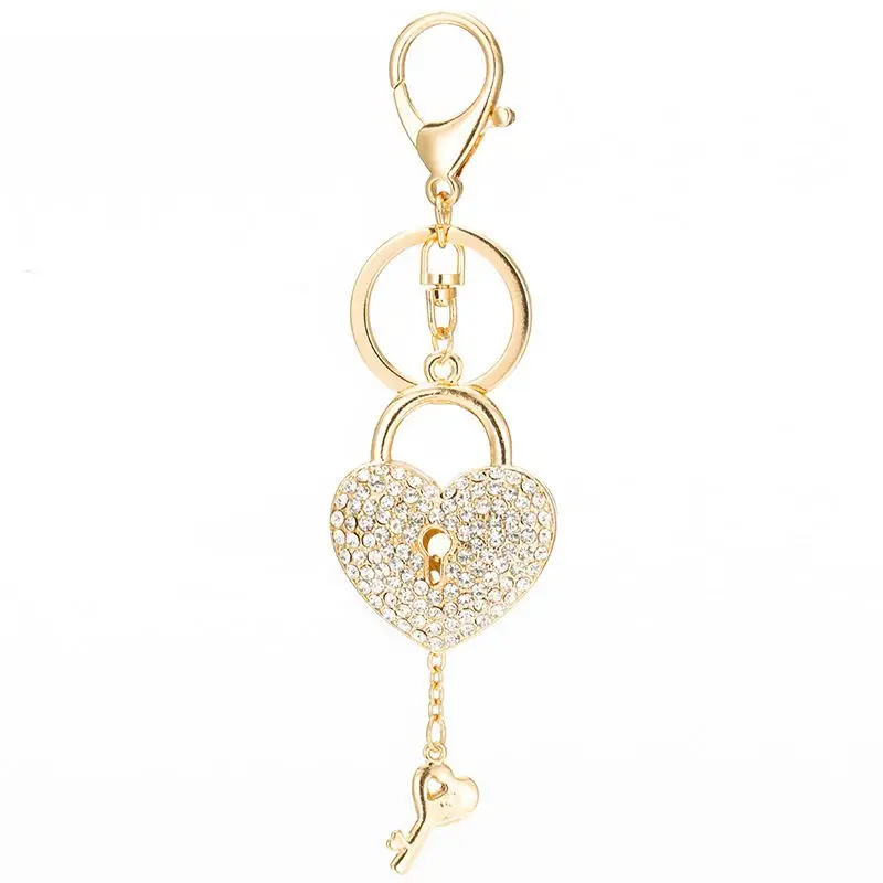 Hot sellingKorean style creative love shape metal keychain pendant delicate heart lock key chain bag hanging accessories