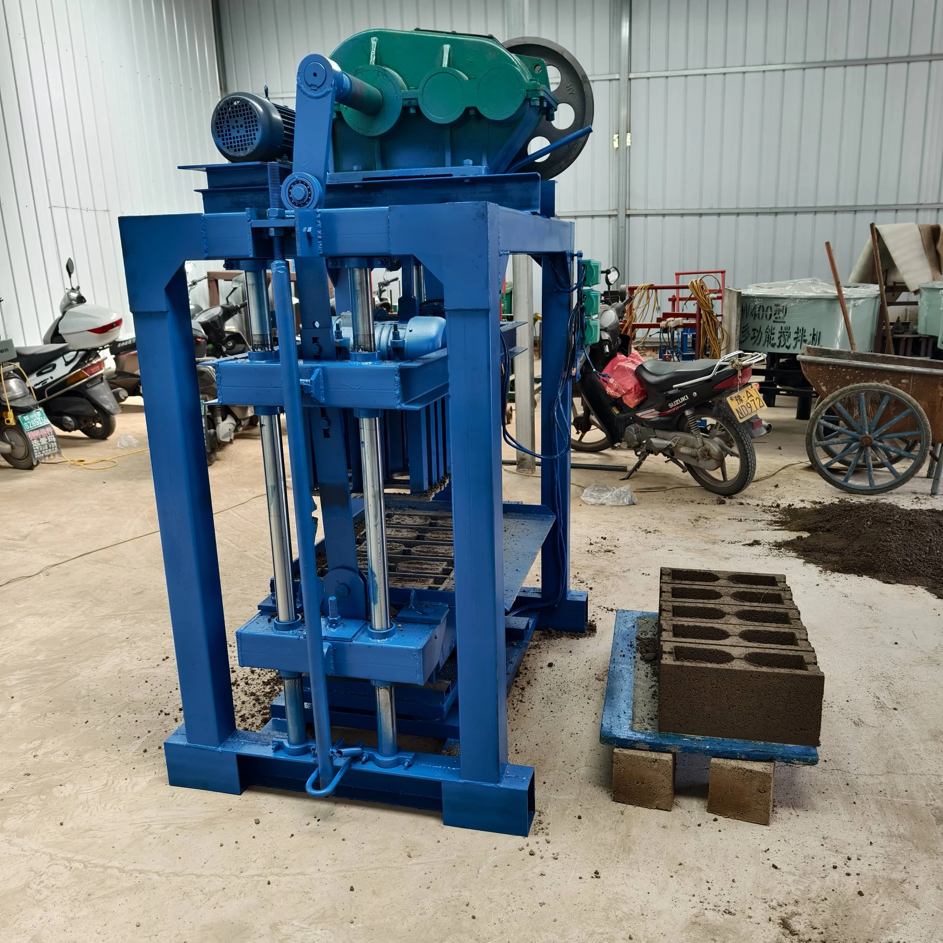 Manufacturer Direct Sell  Brick Making Machine High Productivity Large Block Making Machine