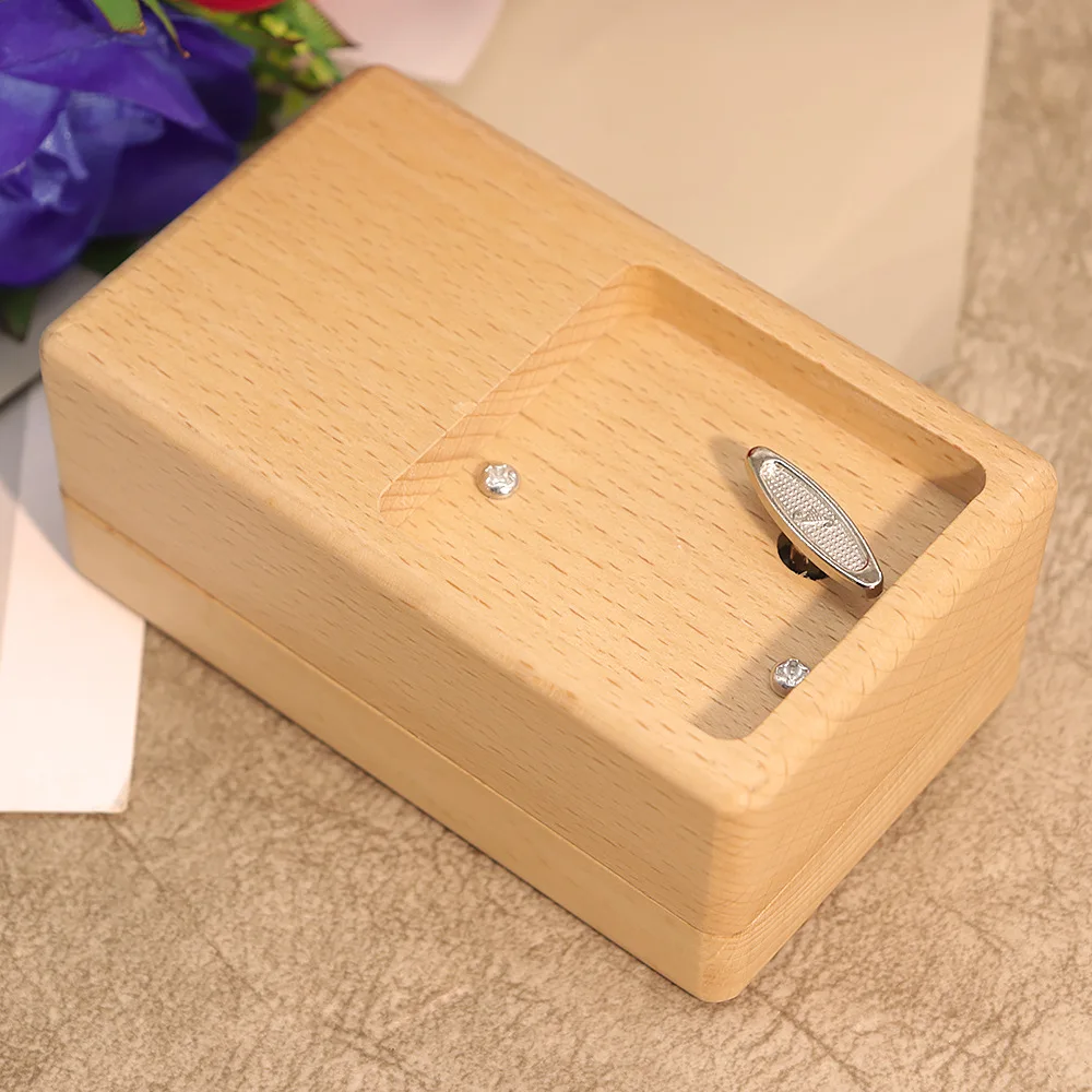 Hot Sale Music Box for High Quality New Arrival Antique Walnut Color Music Box Wooden Hand-cranked Personalizable Gift Music Box