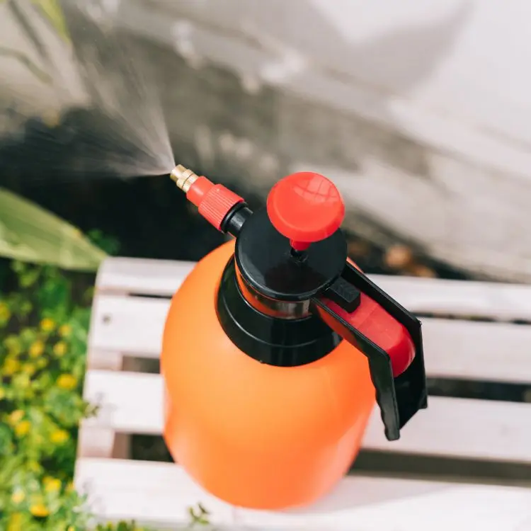 Hot Selling 2 Litre Manual Mist Sprayer Plastic Hand Spray Machine for Gardening and Agriculture for Sprayers