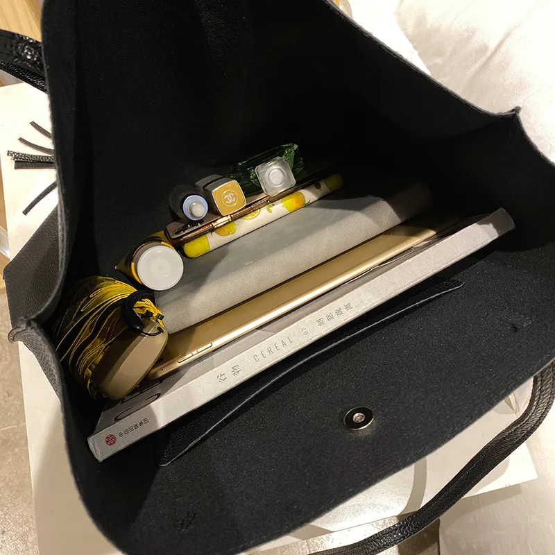 2021 New Arrival Fashion Trend One Shoulder Handbag Pure Color Tassel Clutch Tote Bag For Women