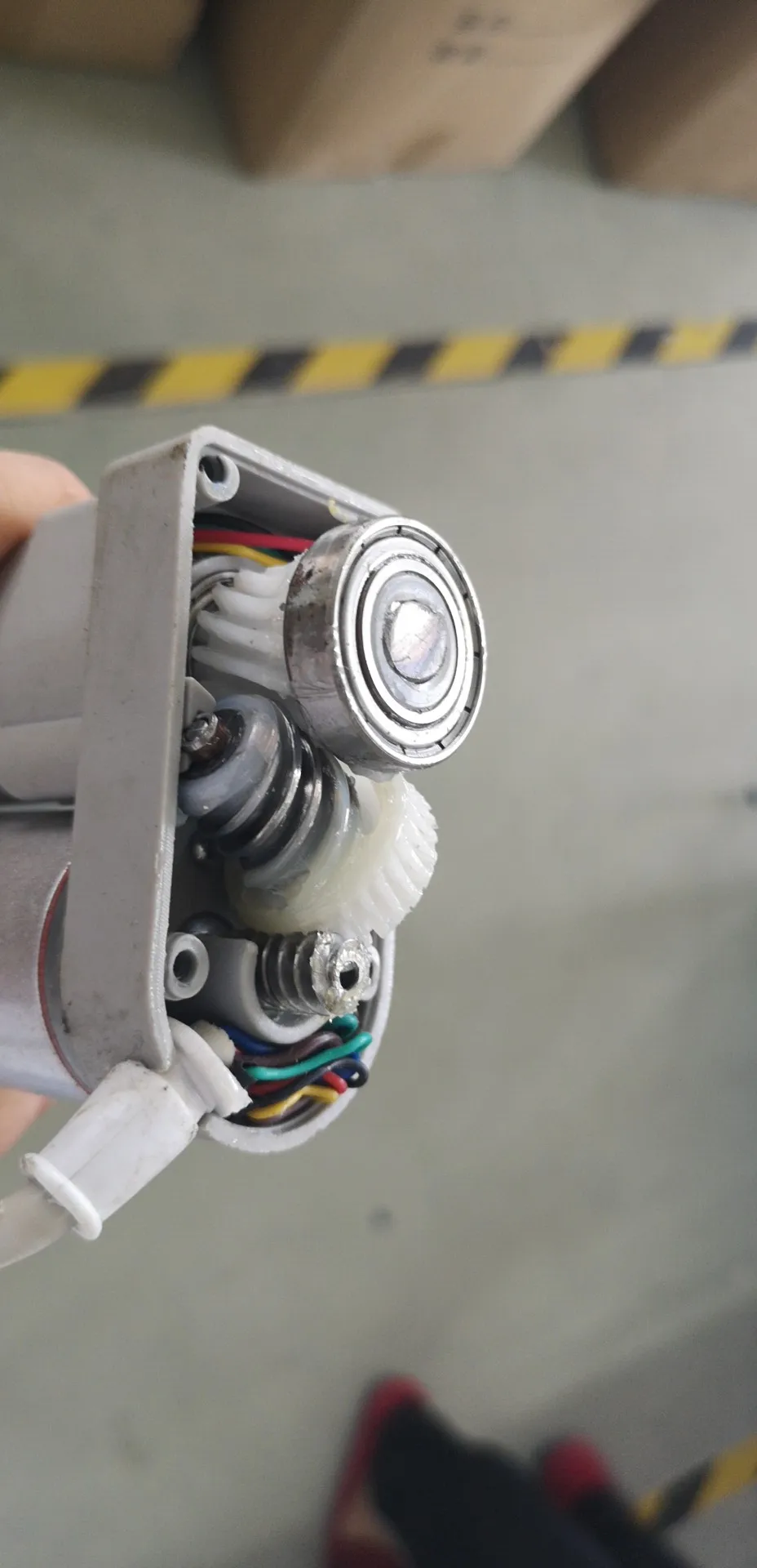 JS35H04 2000N maximum load telescopic actuator for machine instrument TV shutter louver 12v/24v DC mini size linear actuator