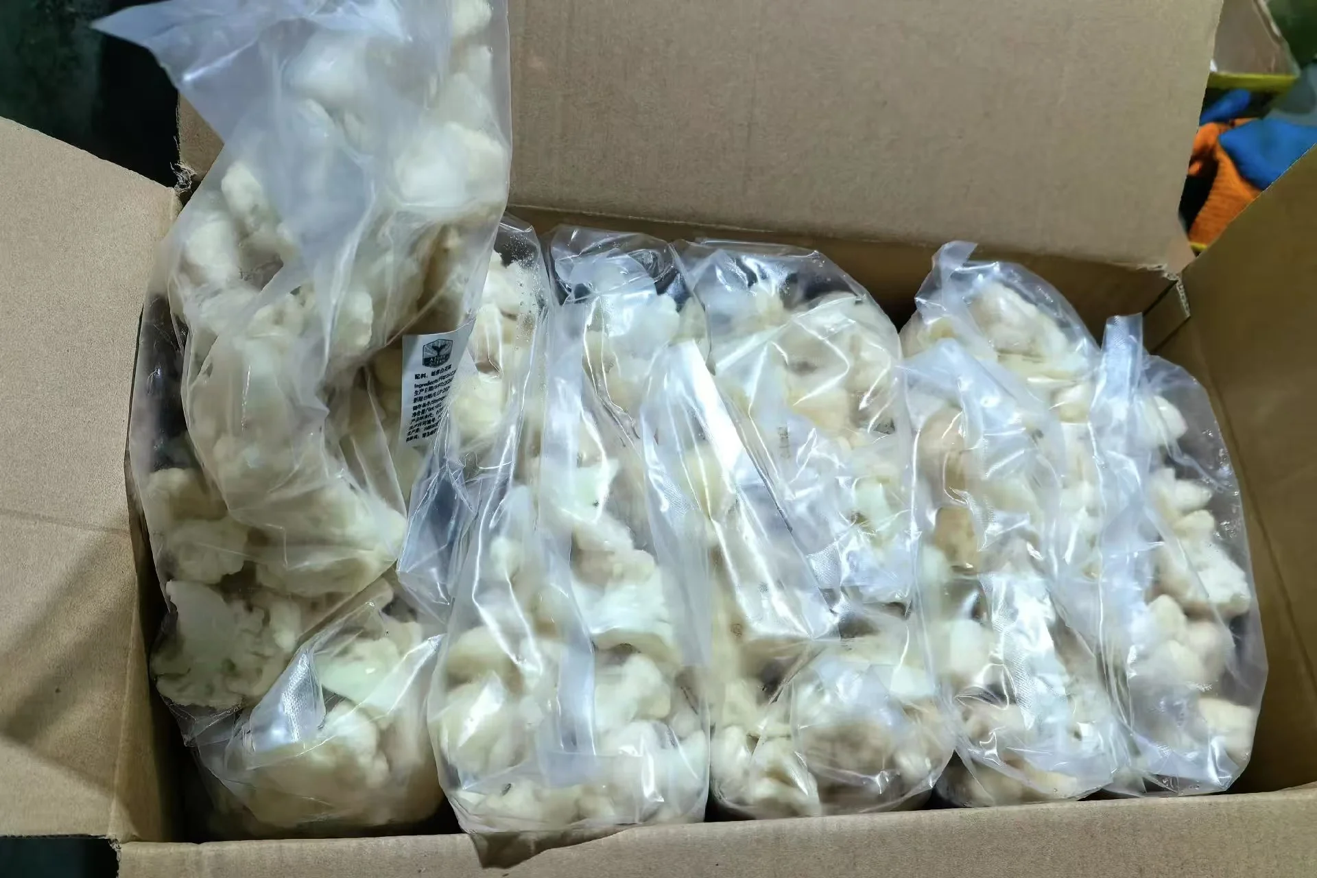Organic IQF Blanched Cauliflower Floret GMO-Free Frozen Vegetable with Cut Leaf Halal BRC KOSHER Certified Hot Sell Fruit Cut