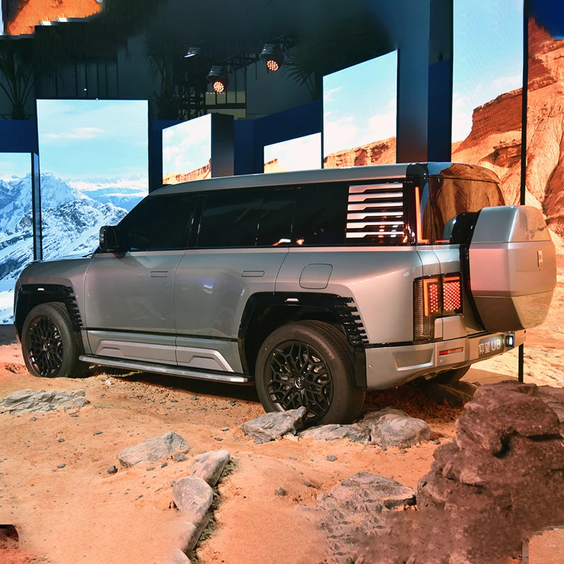 China 2023 High End New Byd Yangwang U8 Electric Car Four-Wheel Four-Motor Independent Drive For Sale