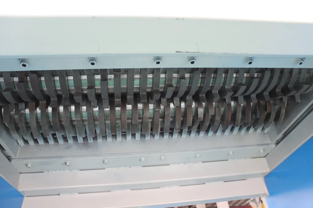 Промышленный двухвальный измельчитель картона/Измельчитель отработанных деревянных поддонов