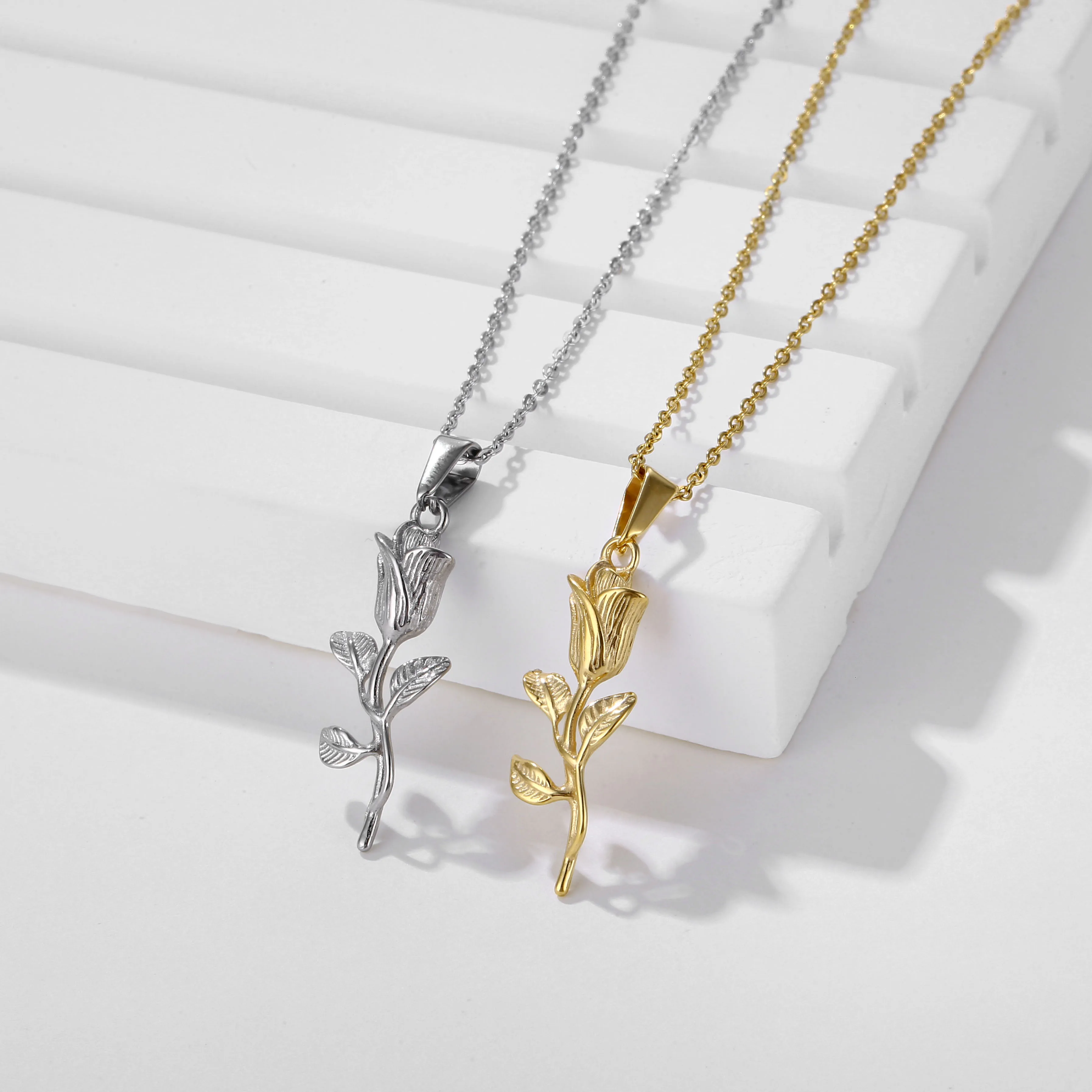 Non Tarnish Waterproof Jewelry Men Necklace 18K Gold Plated Stainless Steel Half Metal Charms Saint Christopher Pendant Necklace