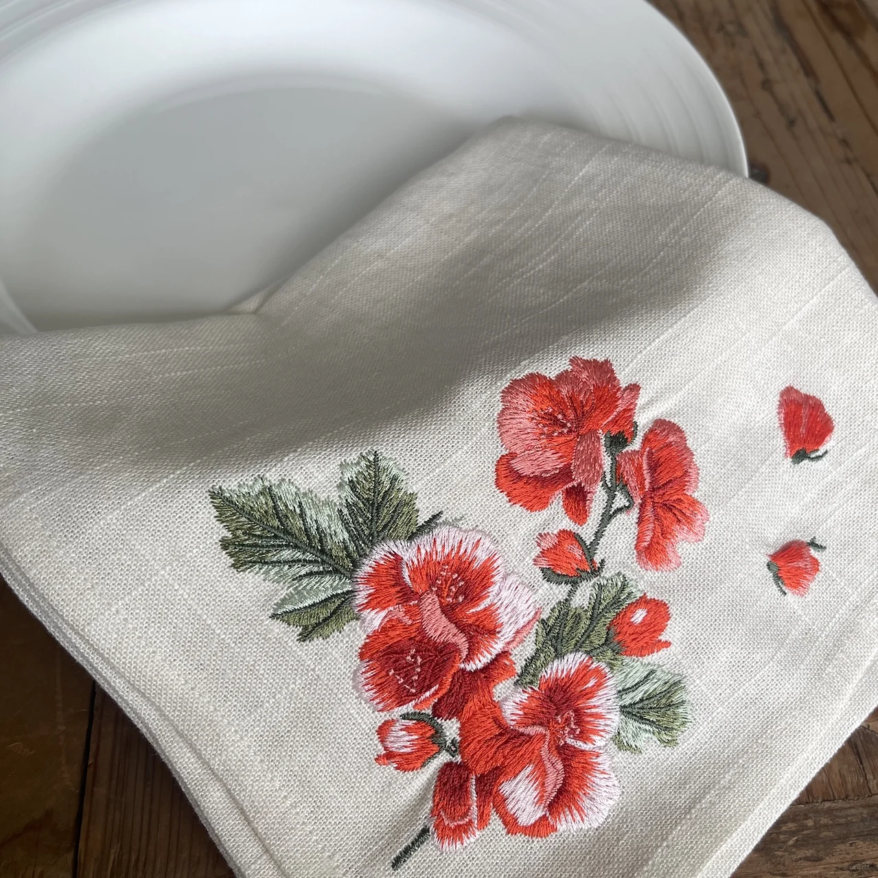 High quality flower embroidered cotton linen blend cloth napkin for dining table decoration