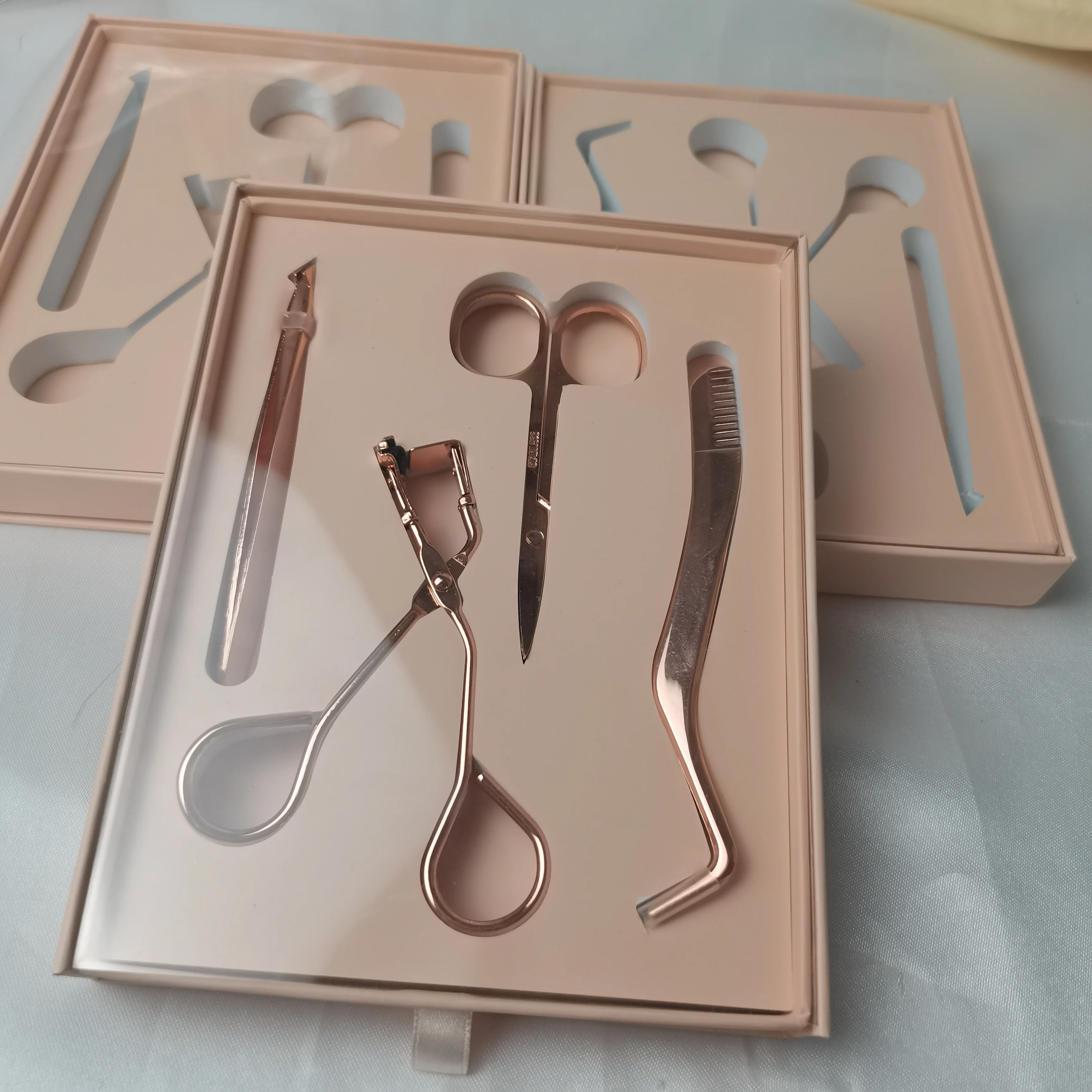 S2 инструменты для макияжа из розового золота щипцы для завивки ресниц Пинцет маленькие ножницы набор из четырех частей накладные ресницы и инструменты оптом
